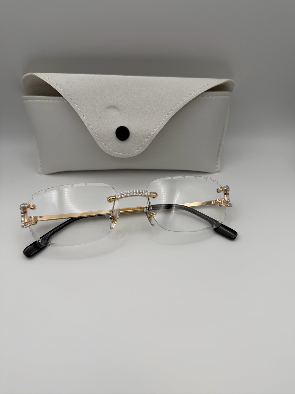 Vvs1 moisanite clear view summer glasses 
Unisex